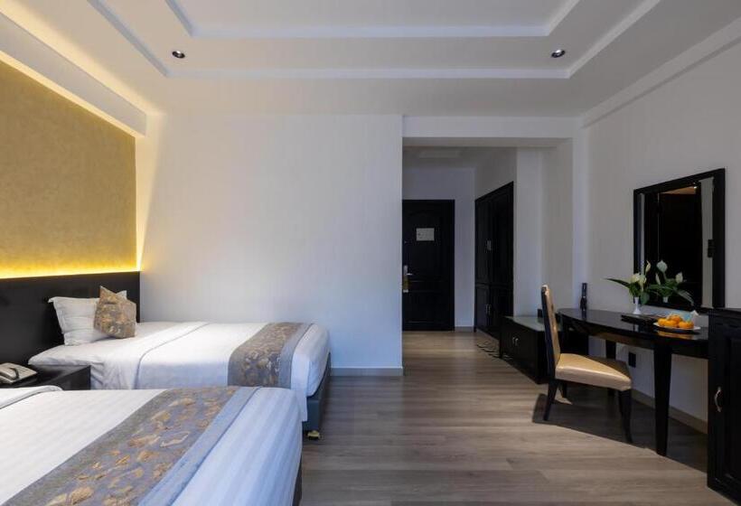 اتاق لوکس, Rosaleen Boutique