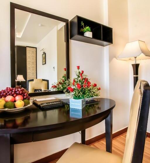 اتاق لوکس, Rosaleen Boutique