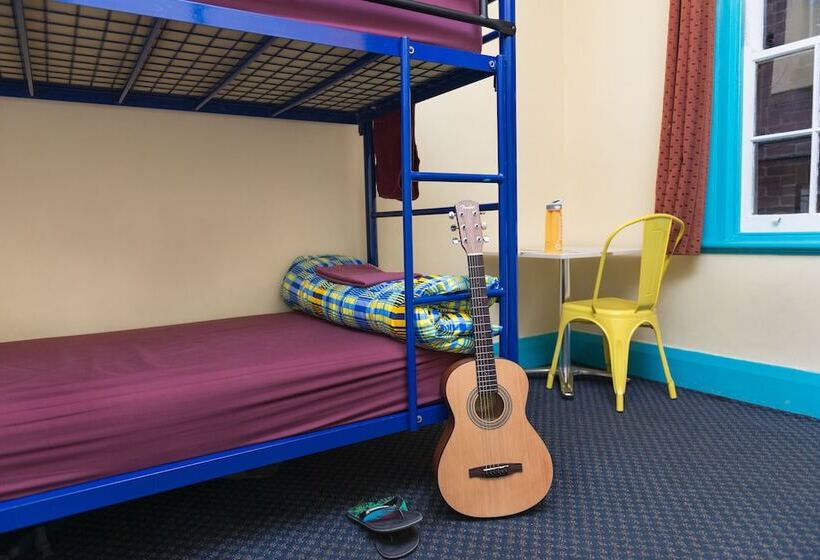 اتاق استاندارد یک تخته با سرویس بهداشتی مشترک, Mad Monkey Potts Point