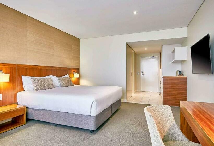 디럭스 룸 킹사이즈 침대, The Sebel Mandurah