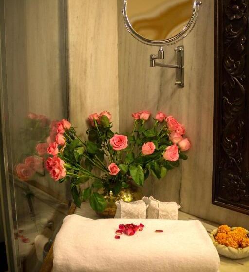豪华房间, Udai Kothi