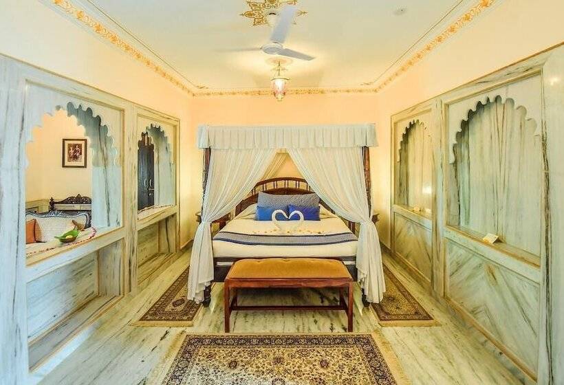 套房, Udai Kothi