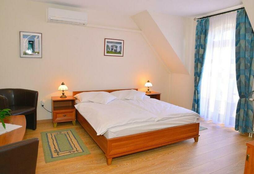 标准间, Nyerges Vendégfogadó