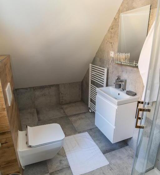 スイート, Chalupa Pod Bukom