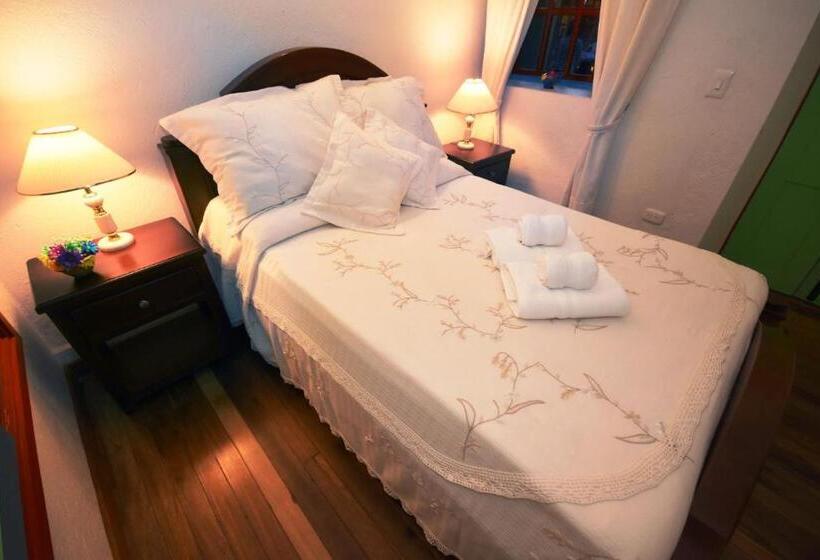 חדר קלאסי לארבעה, Casona 1865