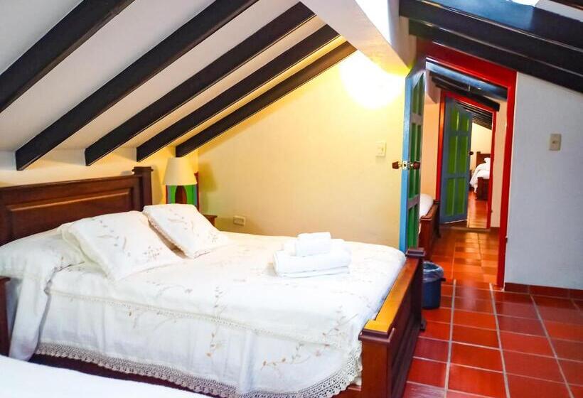 חדר משפחתי, Casona 1865