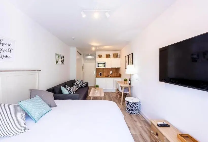 スタンダードスタジオ, Apartamentos Toboso Plaza