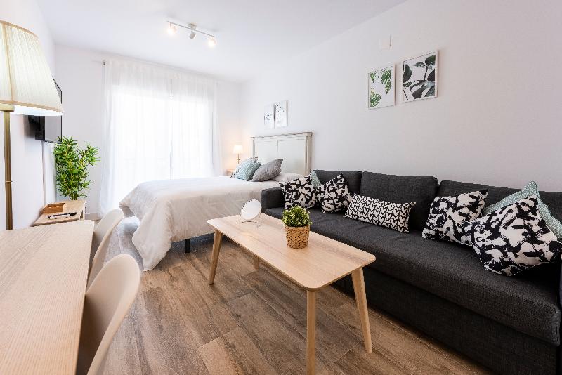 스탠다드 스튜디오, Apartamentos Toboso Plaza