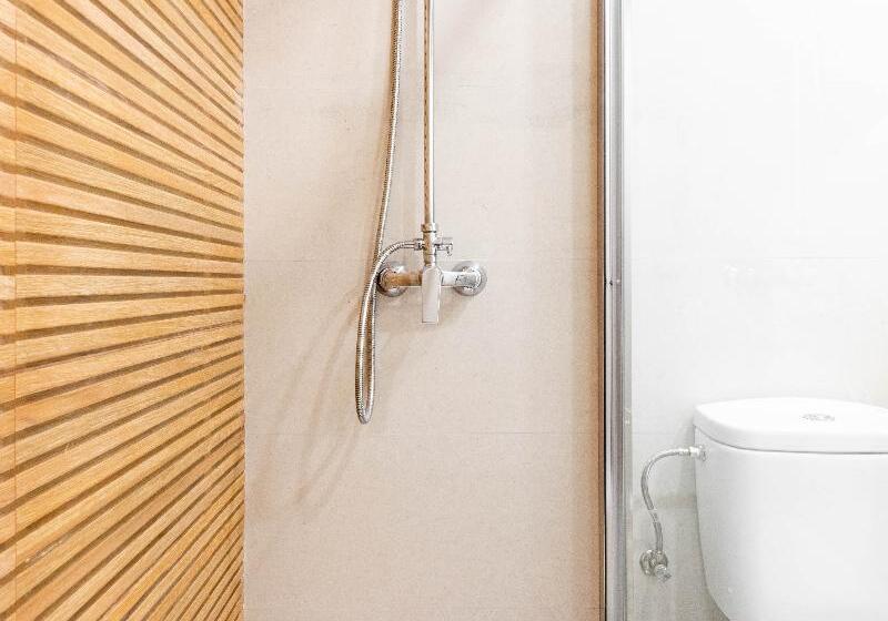스탠다드 스튜디오, Apartamentos Toboso Plaza