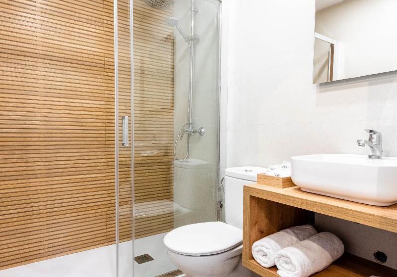 스탠다드 스튜디오, Apartamentos Toboso Plaza