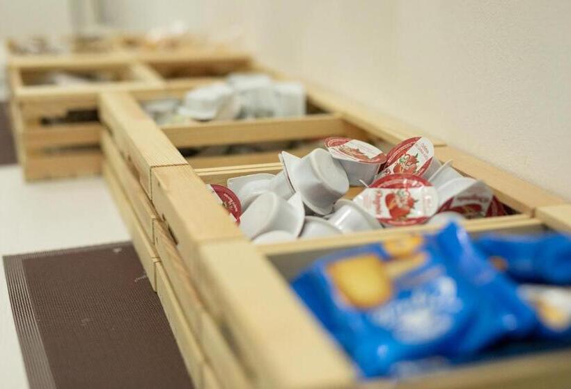 اتاق استاندارد سه نفره, Madison