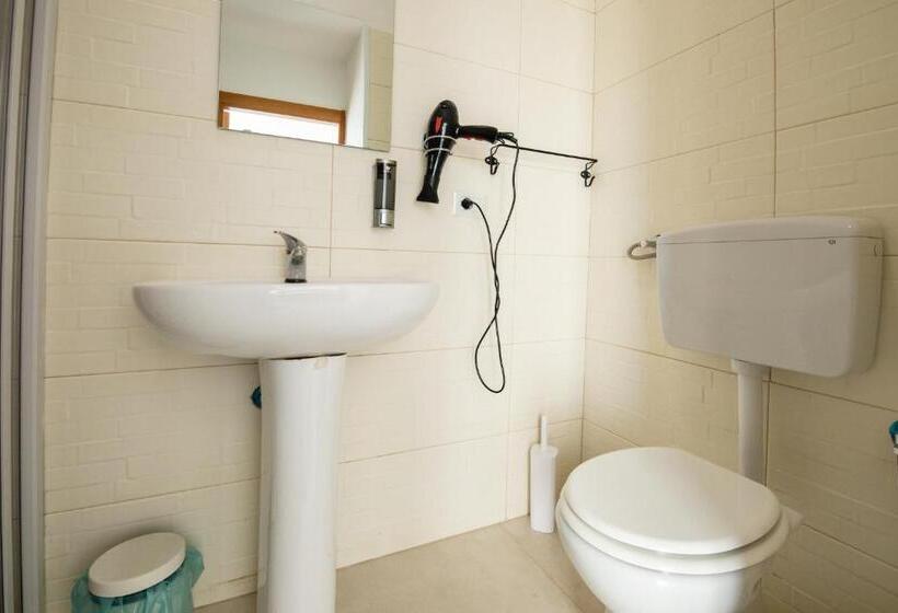 اتاق استاندارد با بالکن, Madison