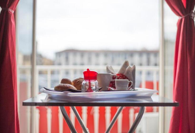 اتاق سوپریور, Madison