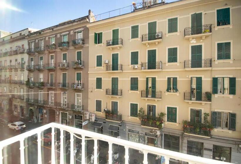 اتاق سوپریور, Madison