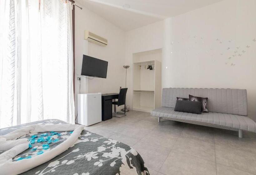 اتاق سوپریور, Madison