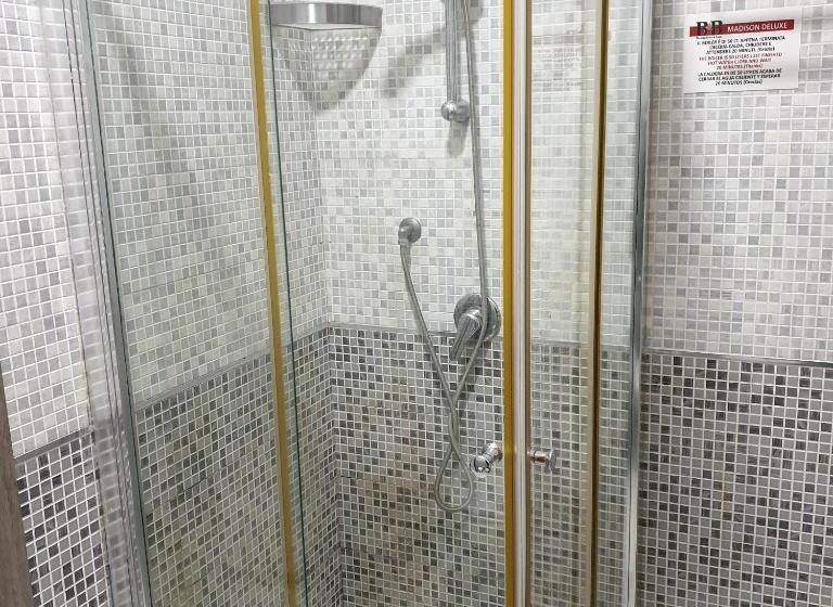 اتاق استاندارد سه نفره, Madison