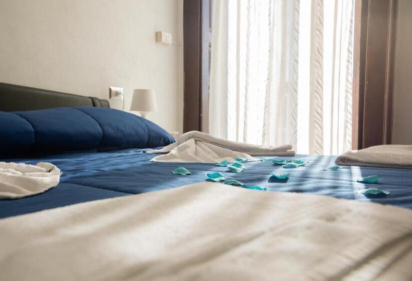 اتاق استاندارد با بالکن, Madison