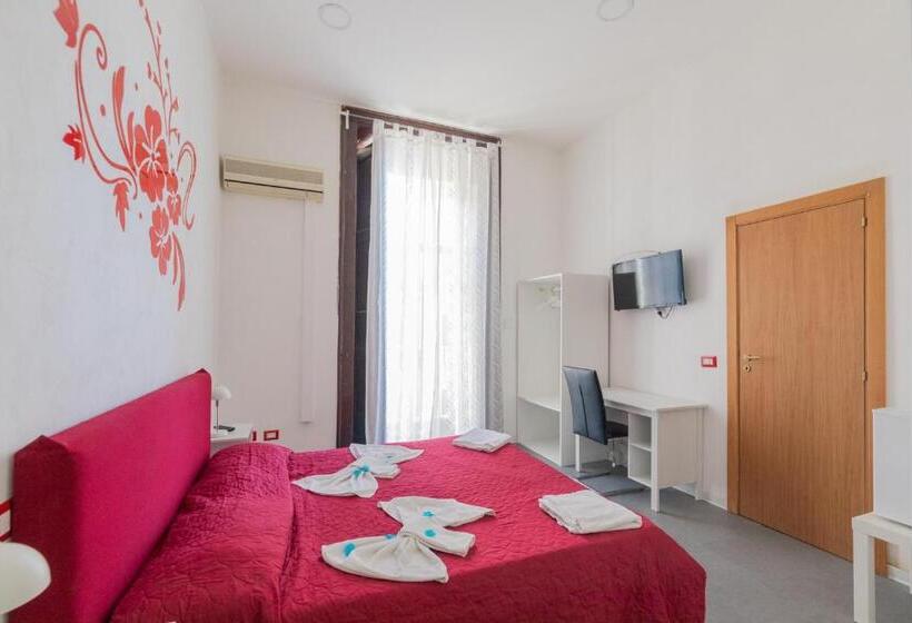 اتاق استاندارد با بالکن, Madison