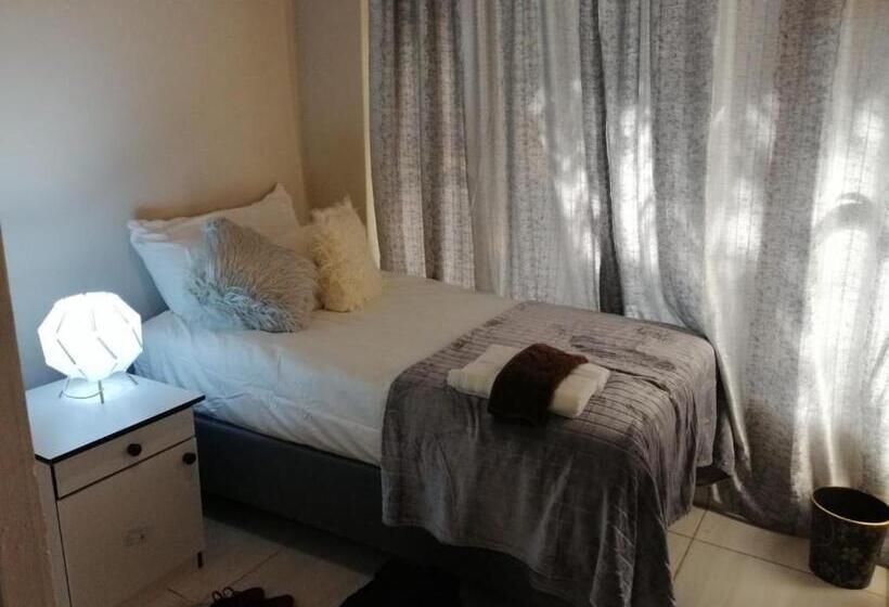 חדר סטנדרט יחיד, Montana Guest House