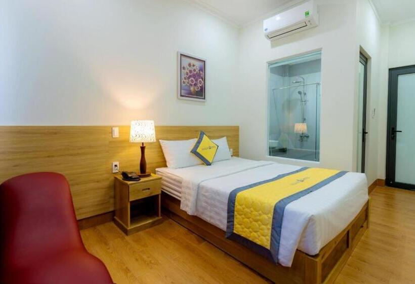 اتاق لوکس, Hanah