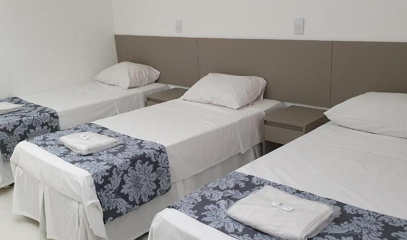 חדר סטנדרט לשלושה, Hellyus