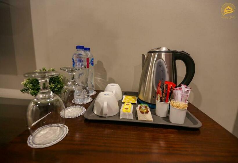 اتاق اکونومی, Mamlouk Pyramids