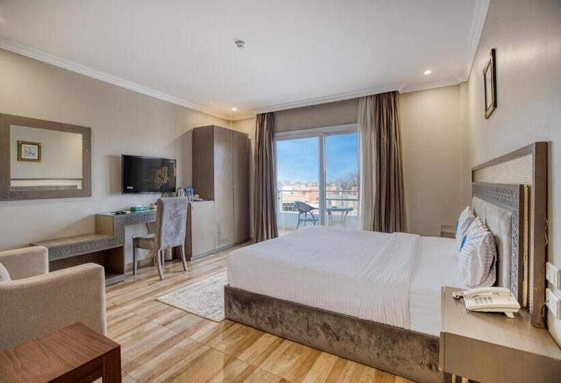 اتاق لوکس با چشمانداز, Mamlouk Pyramids