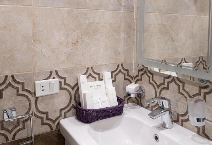 سوییت با چشمانداز پانوراما, Mamlouk Pyramids