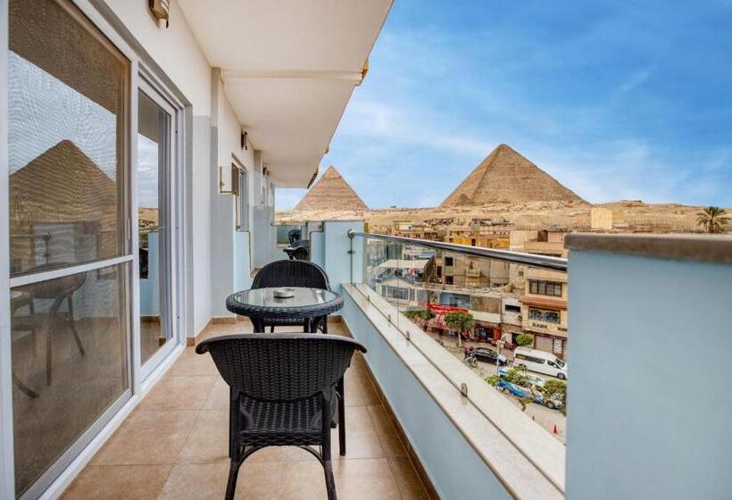 سوییت با چشم‌انداز پانوراما, Mamlouk Pyramids