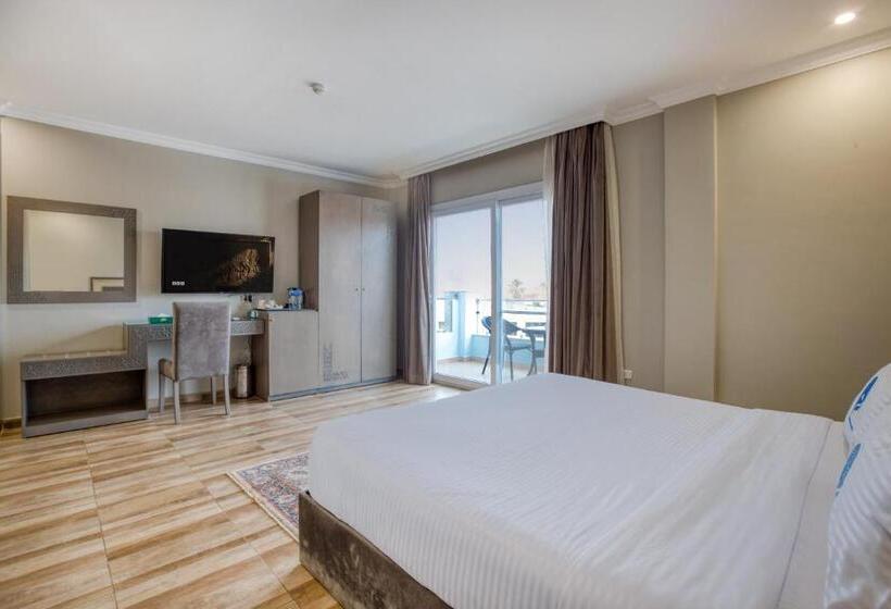 سوییت با چشمانداز پانوراما, Mamlouk Pyramids