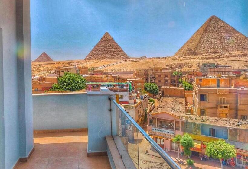 سوییت لوکس, Mamlouk Pyramids