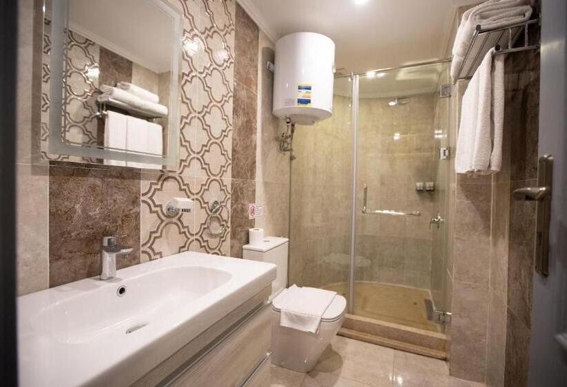 Economy Triple Room, Mamlouk Pyramids