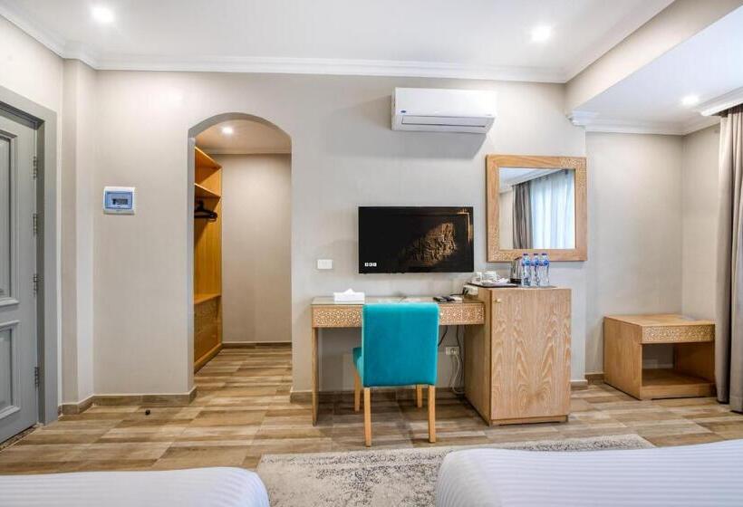 Economy Triple Room, Mamlouk Pyramids