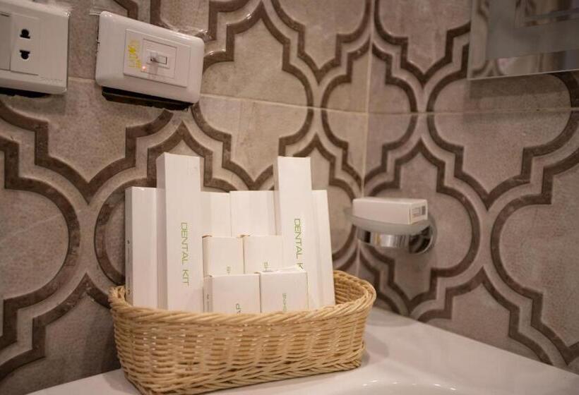 سوییت خانوادگی, Mamlouk Pyramids