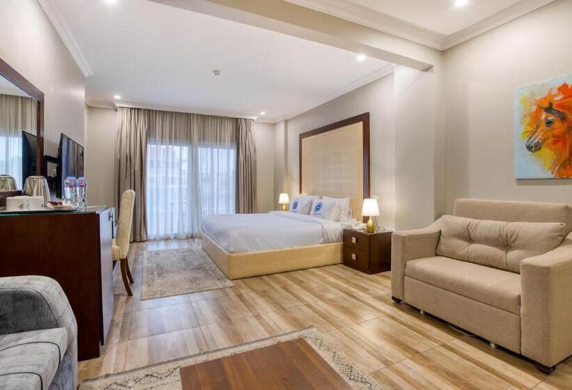 سوییت خانوادگی, Mamlouk Pyramids