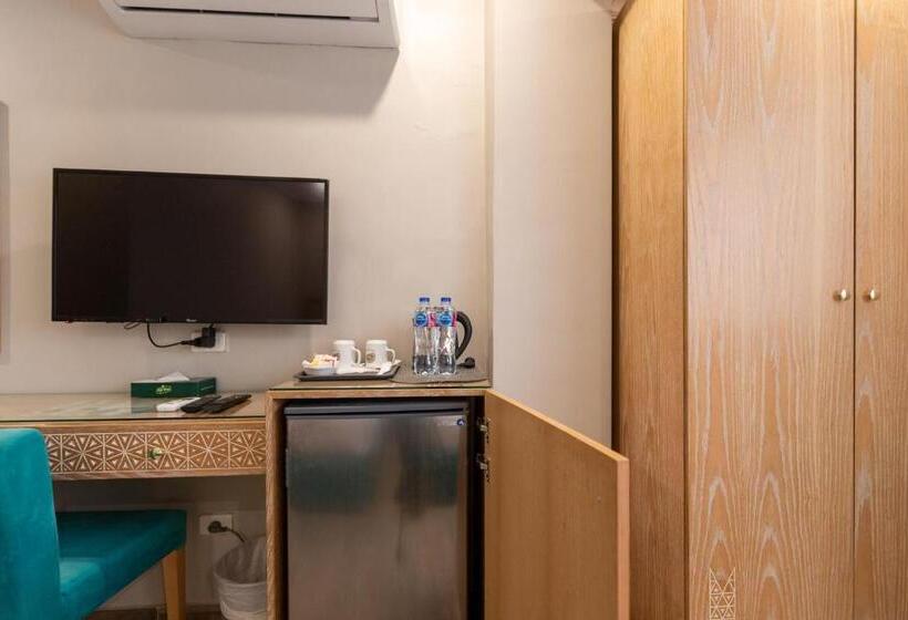 اتاق اکونومی, Mamlouk Pyramids