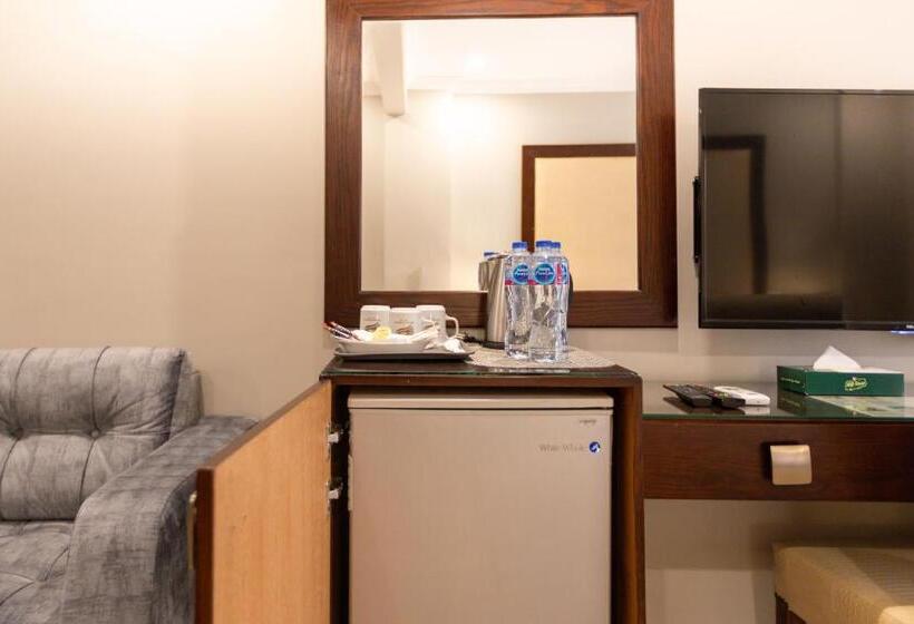 سوییت خانوادگی, Mamlouk Pyramids