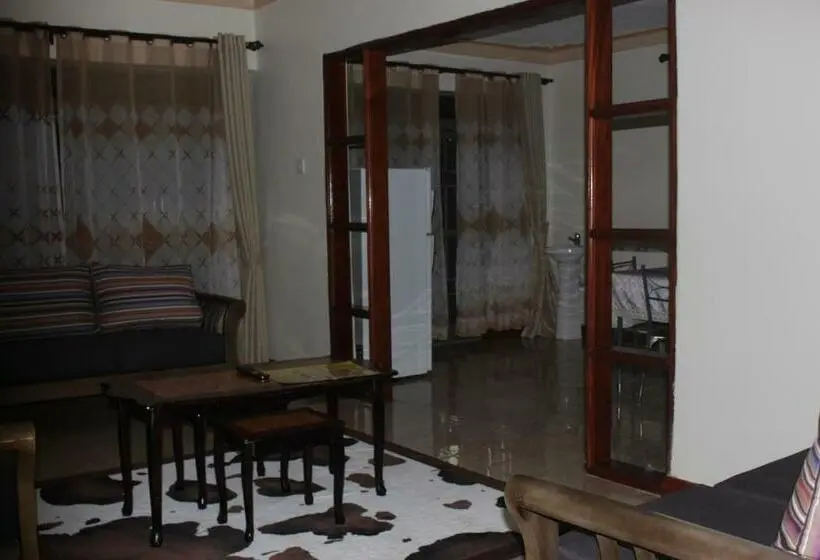 سوییت خانوادگی, Montane Safaris