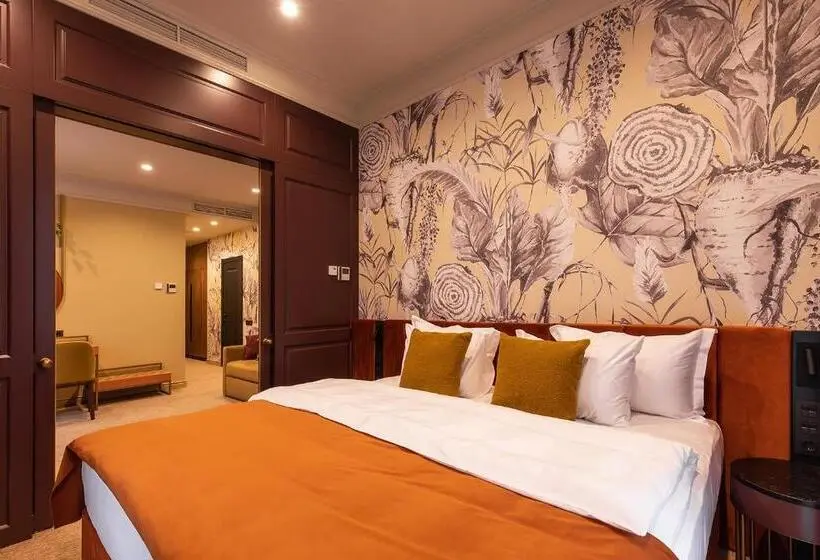 Suite cu balcon, Potocki Boutique