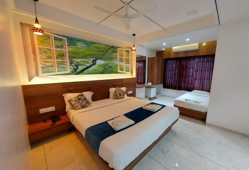 غرفة قياسية ثلاثية, The Grand Piano   Best Business Hotel In Patan