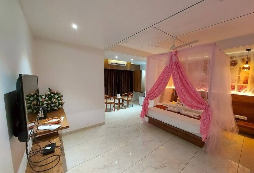 جناح, The Grand Piano   Best Business Hotel In Patan