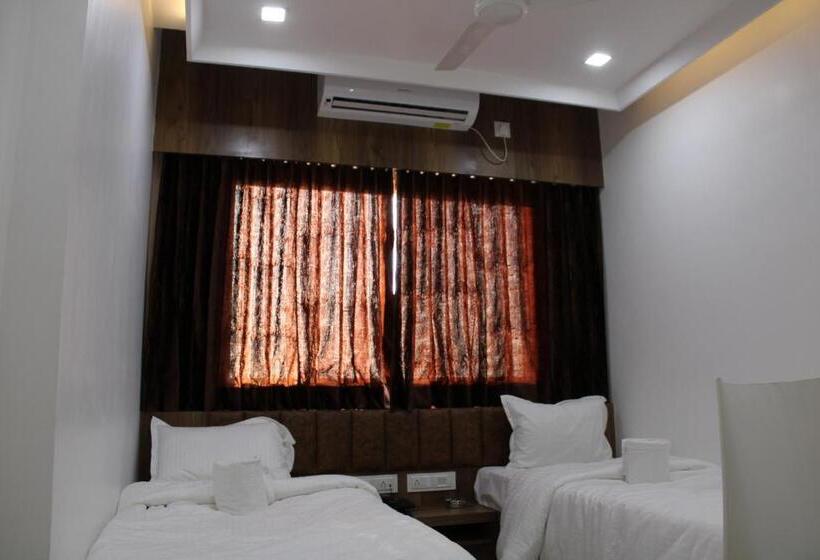 Номер Basic, The Grand Piano   Best Business Hotel In Patan