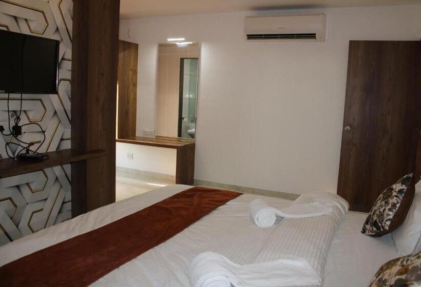 Номер Deluxe, The Grand Piano   Best Business Hotel In Patan