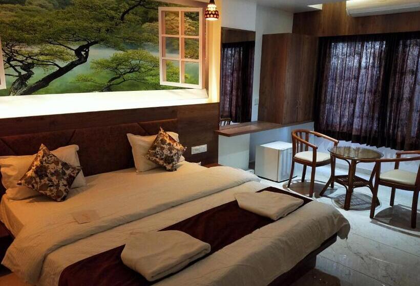 غرفة قياسية ثلاثية, The Grand Piano   Best Business Hotel In Patan