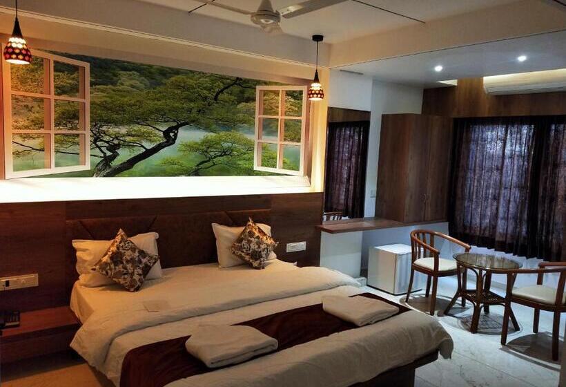 غرفة قياسية ثلاثية, The Grand Piano   Best Business Hotel In Patan