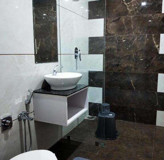 غرفة قياسية ثلاثية, The Grand Piano   Best Business Hotel In Patan