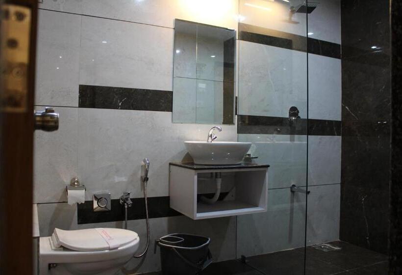 Семейный Номер, The Grand Piano   Best Business Hotel In Patan