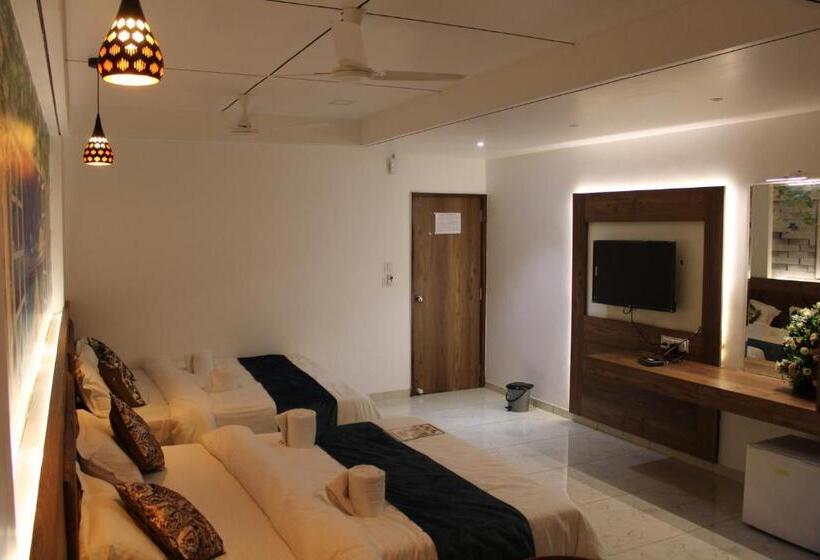 غرفة عائلية, The Grand Piano   Best Business Hotel In Patan