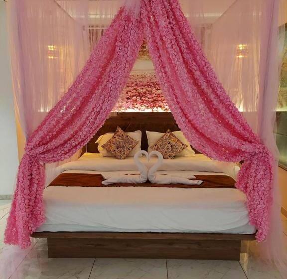 جناح سرير كينج, The Grand Piano   Best Business Hotel In Patan