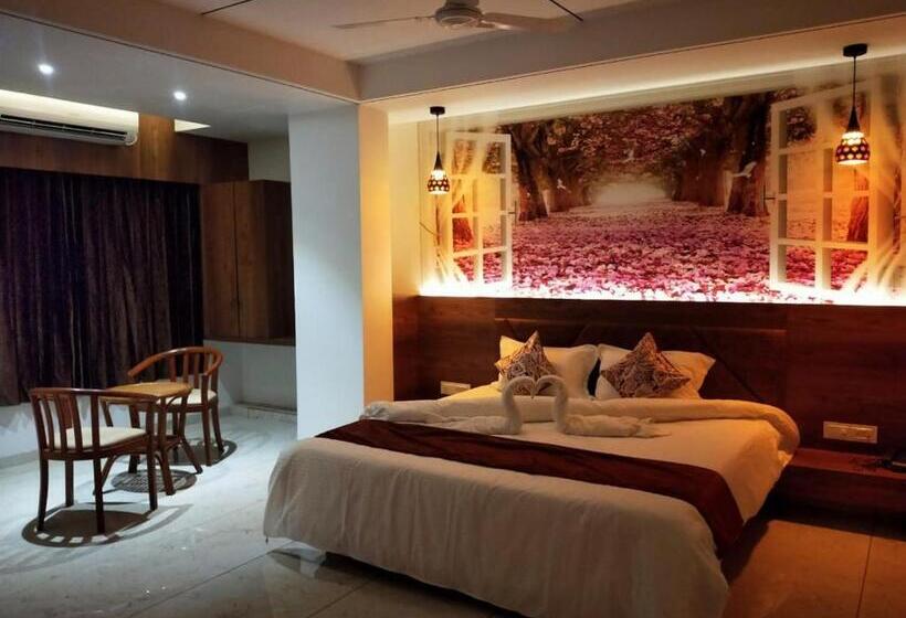 Люкс Кровать Кинг, The Grand Piano   Best Business Hotel In Patan